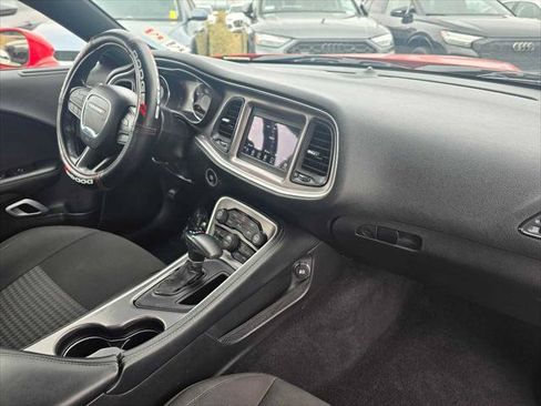 Used 2022 Dodge Challenger GT RWD image 11