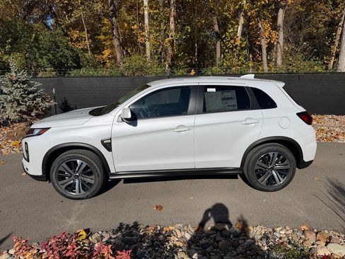 New 2025 Mitsubishi Outlander Sport ES image 2