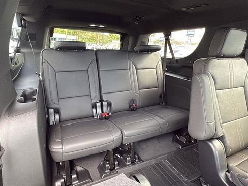 New 2026 Chevrolet Suburban High Country AWD/4WD image 16