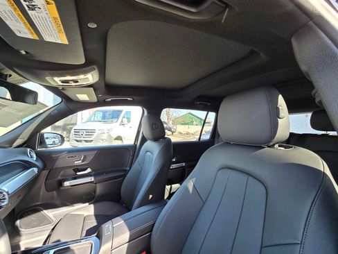 Used 2024 Mercedes-Benz GLB 250 4MATIC image 27