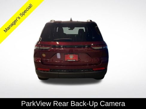 Used 2025 Jeep Grand Cherokee Altitude AWD/4WD image 18