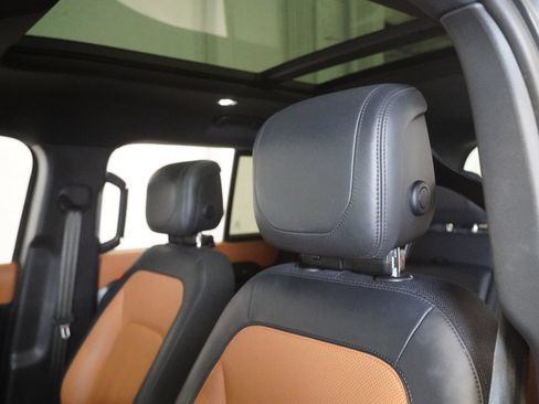 Used 2023 Land Rover Defender 110 X AWD/4WD image 12