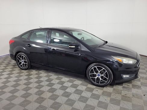 Used 2017 Ford Focus SEL FWD image 11