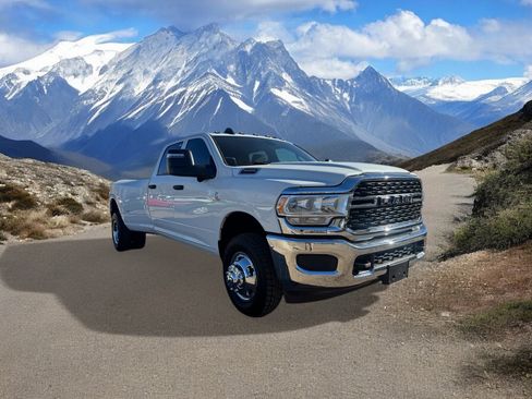 Used 2024 RAM 3500 Tradesman w/ Towing Technology Group image 7