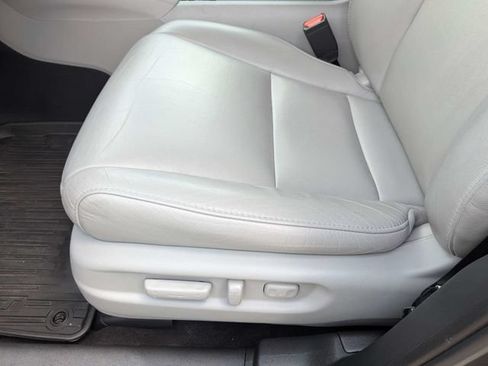 Used 2018 Honda Pilot Touring image 24
