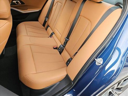 Used 2024 BMW 330i Sedan w/ Premium Package RWD image 18
