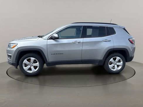 Used 2021 Jeep Compass Latitude image 4