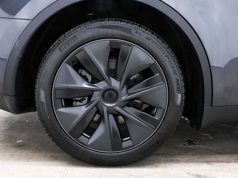 Used 2024 Tesla Model Y Long Range image 10