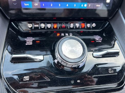 Used 2024 Jeep Grand Wagoneer L Series II w/ Quick Order Packagew 28T image 39