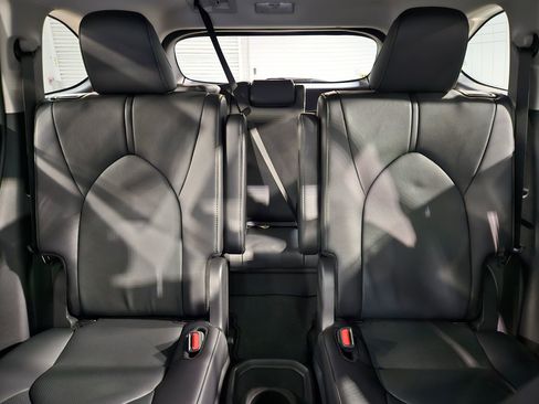 New 2026 Toyota Highlander Limited AWD/4WD image 10