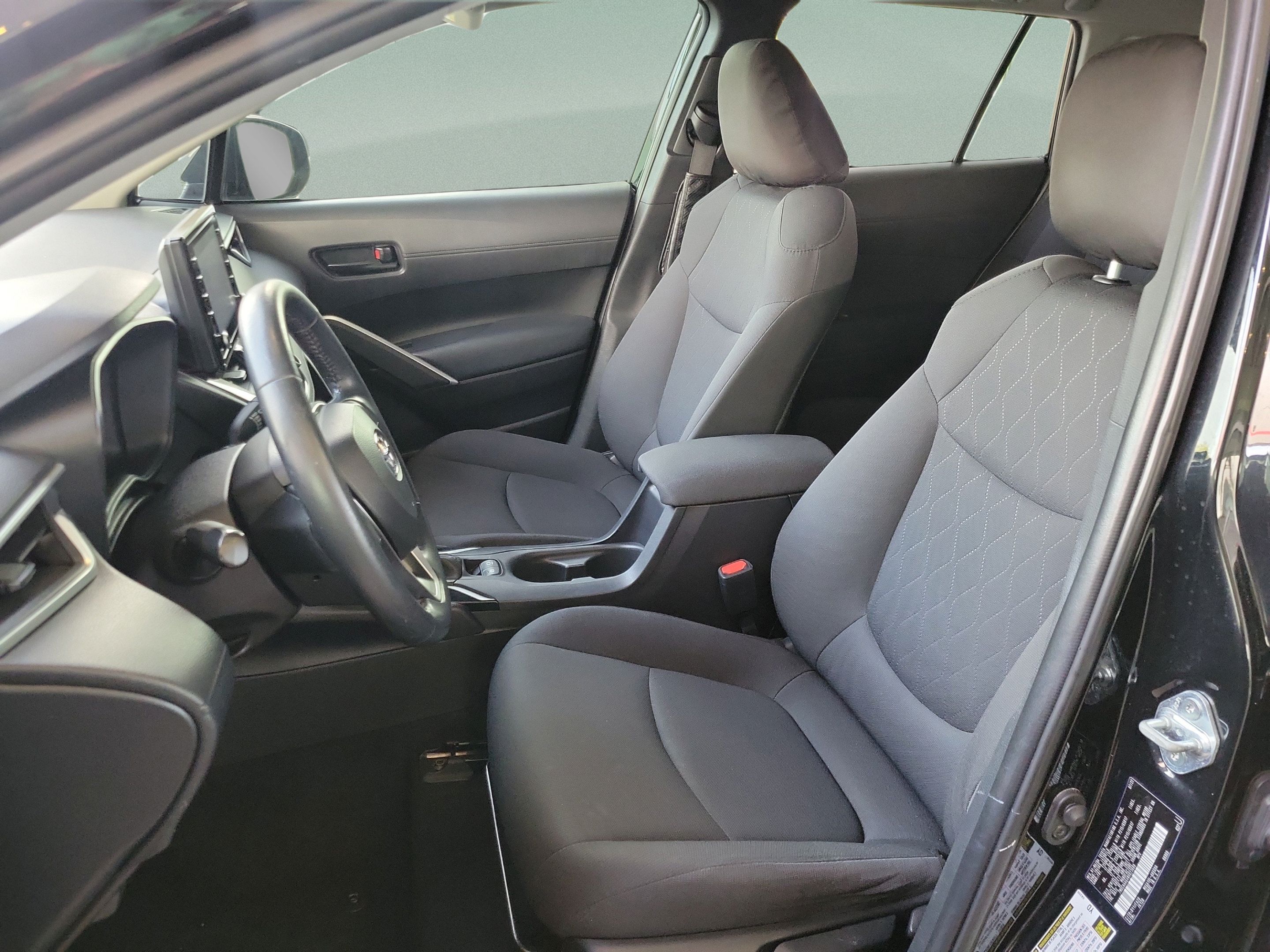 Used 2022 Toyota Corolla Cross LE FWD image 10