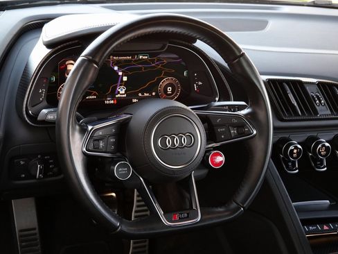 Used 2017 Audi R8 V10 w/ Carbon Exterior Package image 16