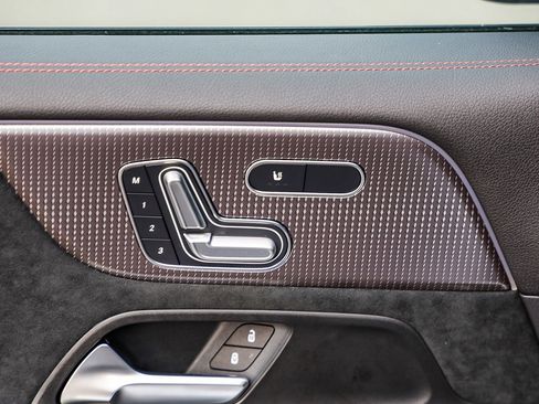 Used 2023 Mercedes-Benz EQB 350 4MATIC SUV image 22