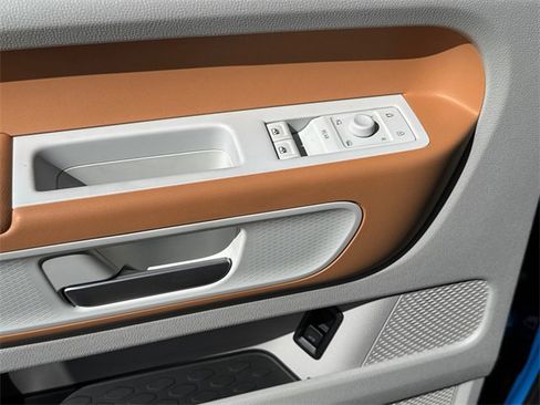 New 2025 Volkswagen ID. Buzz Pro S Plus image 41