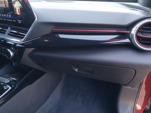 Used 2026 Chevrolet Trax RS w/ Sunroof Package FWD image 57