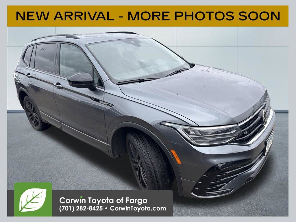 Used 2022 Volkswagen Tiguan SE R-Line AWD/4WD image 1