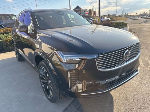 New 2026 Volvo XC90 B6 Plus w/ Protection Package Premier AWD/4WD image 4