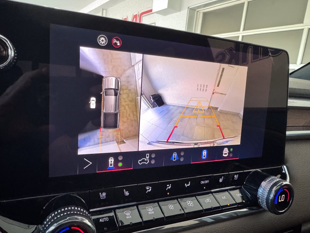 Certified 2025 GMC Canyon Denali AWD/4WD image 20