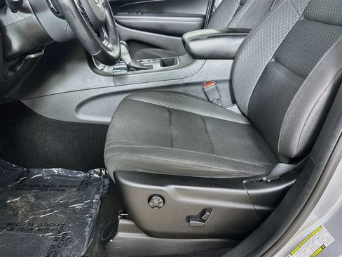 Used 2019 Jeep Grand Cherokee Laredo AWD/4WD image 22