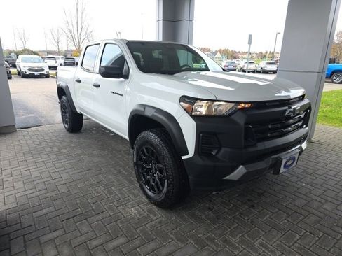Used 2024 Chevrolet Colorado Trail Boss image 6