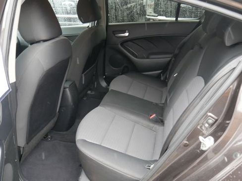 Used 2018 Kia Forte LX w/ LX Popular Package image 21