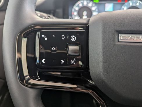 Used 2024 Land Rover Range Rover Evoque Dynamic SE image 19