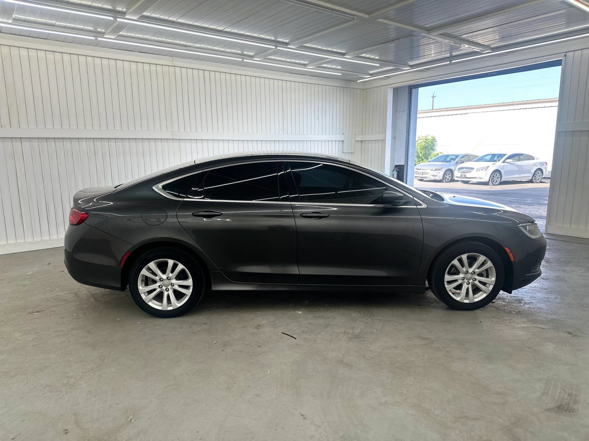 Used 2016 Chrysler 200 LX FWD image 4