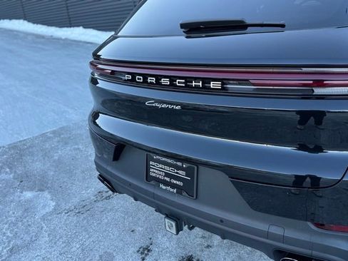 Certified 2025 Porsche Cayenne image 38