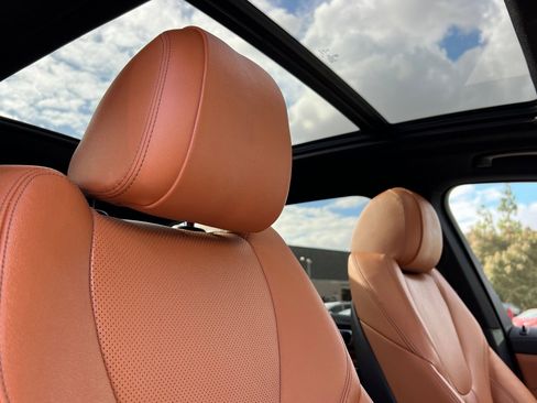 Used 2022 BMW X5 xDrive40i w/ Parking Assistance Package image 18