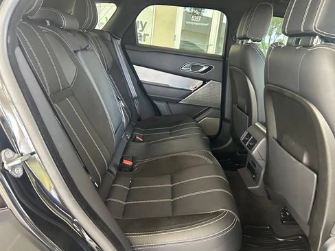 Used 2019 Land Rover Range Rover Velar R-Dynamic SE AWD/4WD image 32