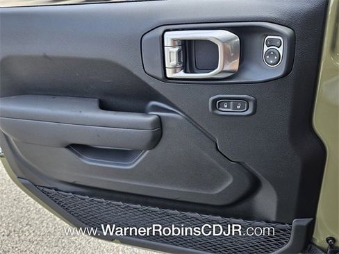 New 2025 Jeep Gladiator Sport image 27