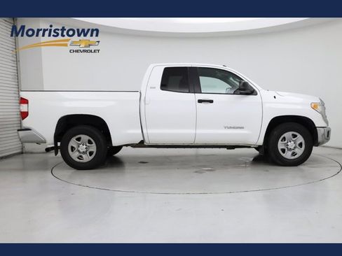 Used 2017 Toyota Tundra SR5 image 1