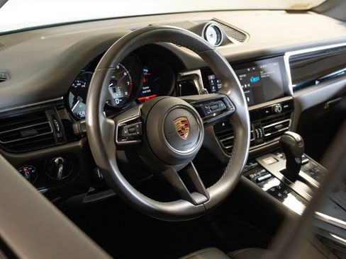 Certified 2023 Porsche Macan S AWD/4WD image 17