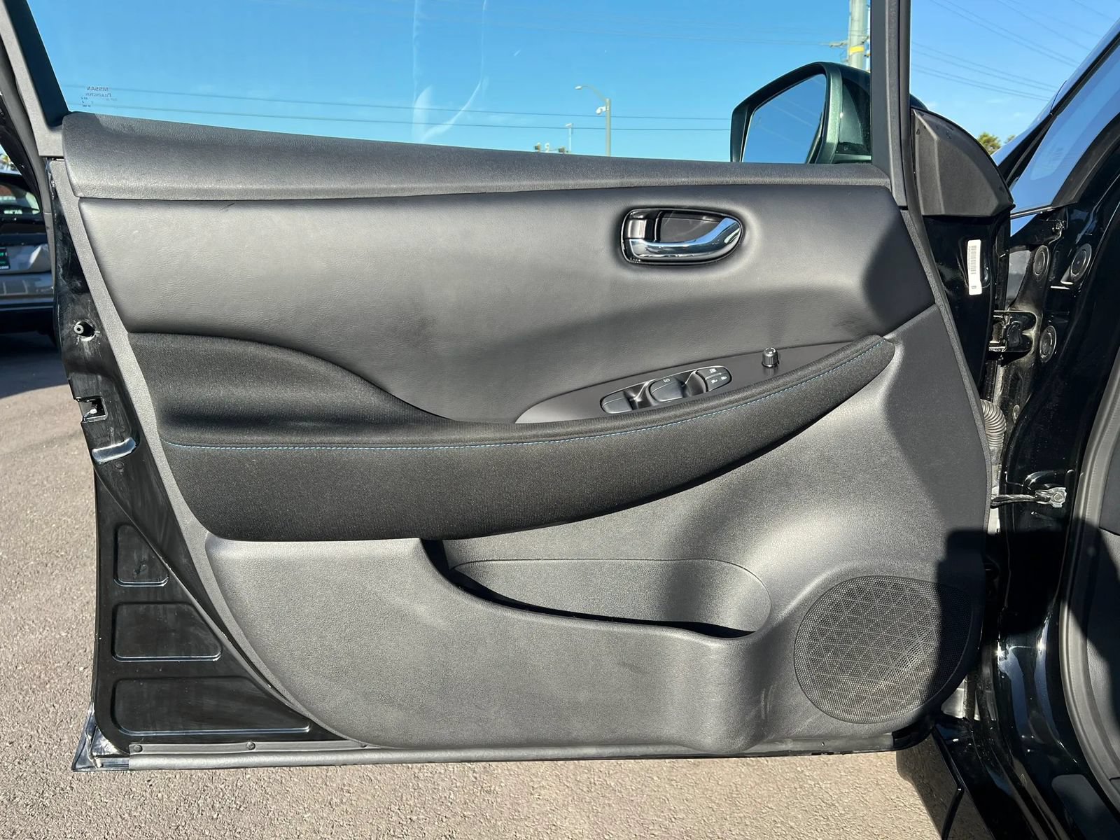 Used 2024 Nissan Leaf S FWD image 9