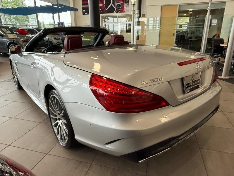 Used 2019 Mercedes-Benz SL 550 image 4