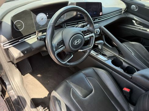 Used 2024 Hyundai Elantra Limited FWD image 15