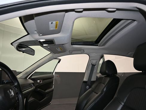 Certified 2022 Honda Civic EX-L image 17