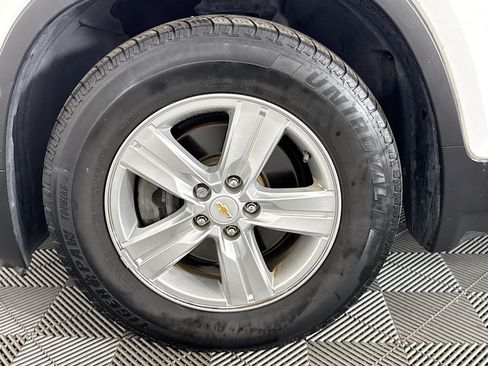 Used 2020 Chevrolet Trax LS FWD image 34