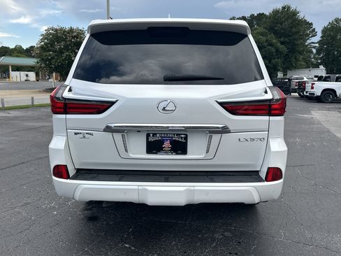 Used 2018 Lexus LX 570 4WD w/ Luxury Package image 7