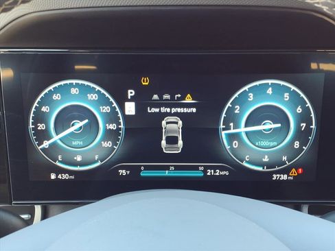 Used 2025 Hyundai Elantra SEL w/ Cargo Package image 25