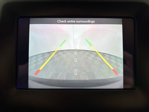 Used 2019 Jeep Cherokee Latitude Plus w/ Comfort/Convenience Group image 15