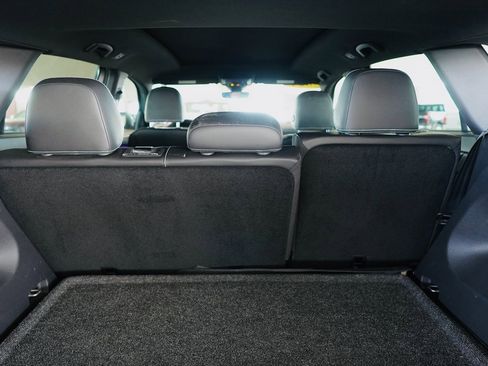 Used 2024 Volkswagen Atlas Cross Sport SEL R-Line image 9