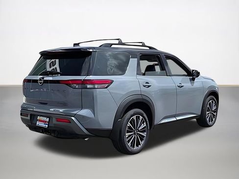 New 2026 Nissan Pathfinder Platinum w/ Lighting Package AWD/4WD image 3