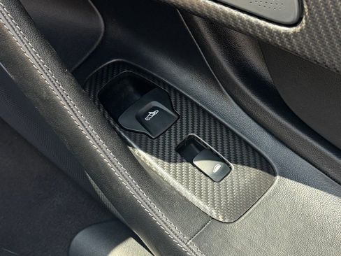 Used 2019 McLaren 570S Spider image 55