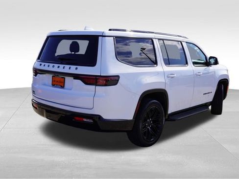 Used 2023 Jeep Wagoneer Series II AWD/4WD image 5