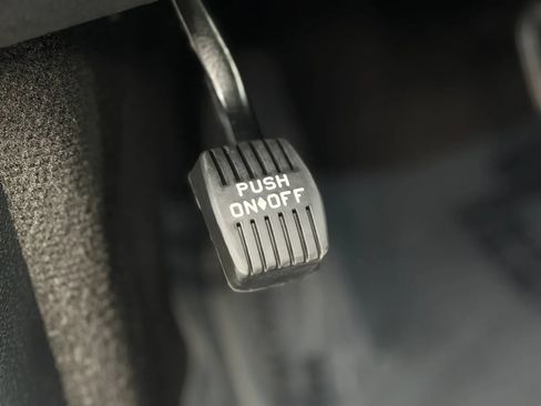 Used 2018 Ford Explorer Sport w/ Ford Safe & Smart Package image 28