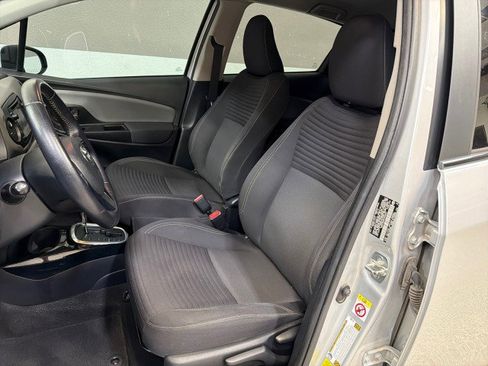 Used 2015 Toyota Yaris SE image 12