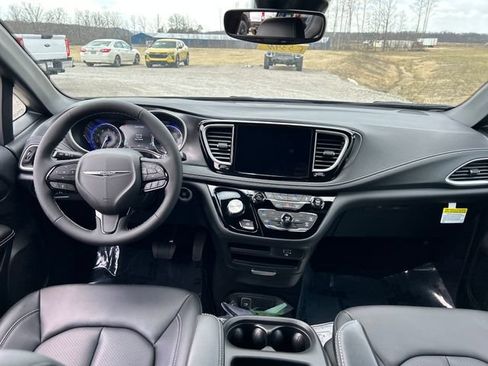 New 2026 Chrysler Pacifica Select w/ S Appearance Package AWD/4WD image 10