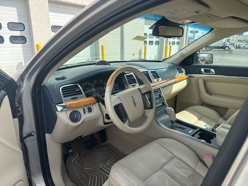 Used 2009 Lincoln MKS FWD image 6