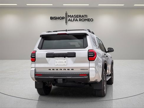 Used 2025 Toyota 4Runner TRD Off-Road image 6